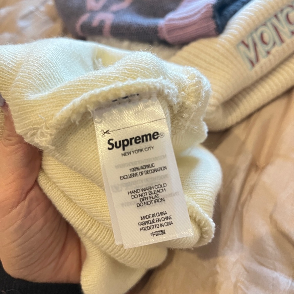 Supreme hat - Picture 2 of 5